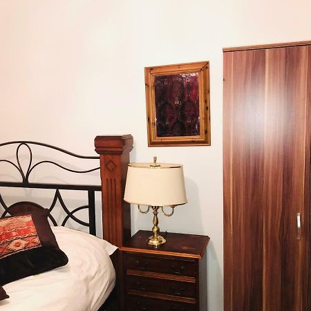 Modern Cosy Room With Private Bathroom 해로우 외부 사진