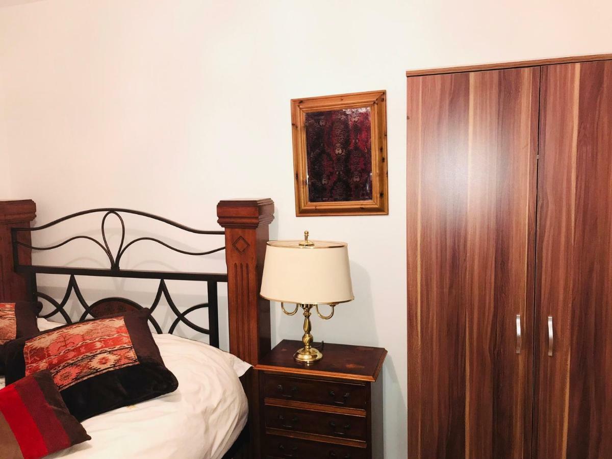 Modern Cosy Room With Private Bathroom 해로우 외부 사진